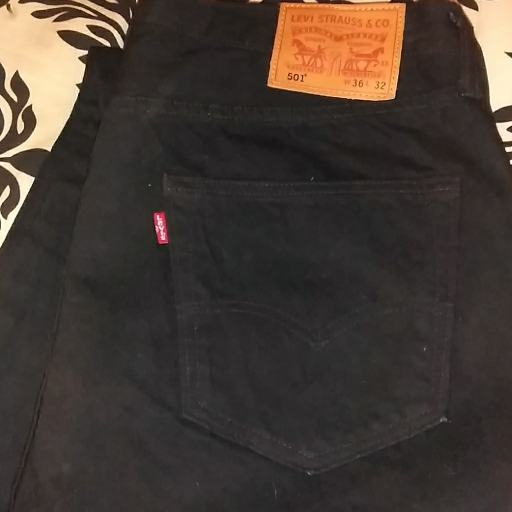 Levis ripped black jeans